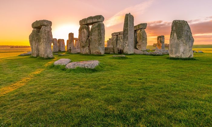 Stonehenge – tajemný kamenný kruh, který fascinuje