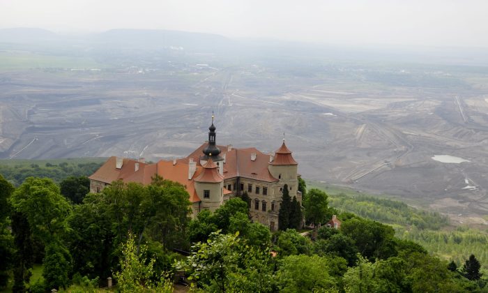 zámek-Jezeří-Horní-Jiřetín