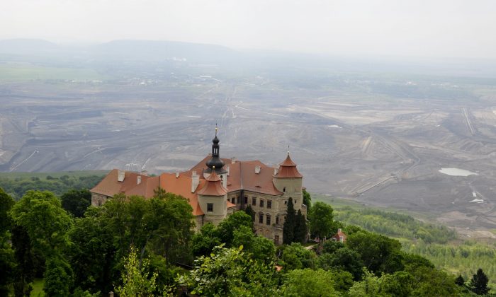 zámek-Jezeří-Horní-Jiřetín