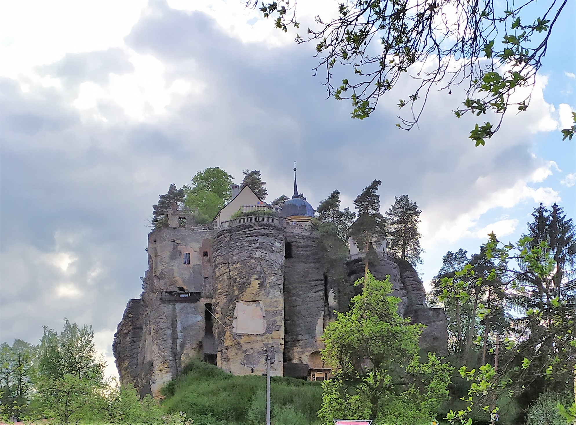 skalní-hrad-Sloup-v-Čechách