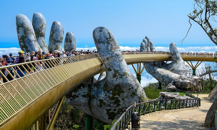 Golden_Bridge_Da-Nangs