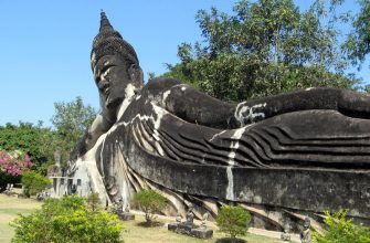 Xieng Khuan 2
