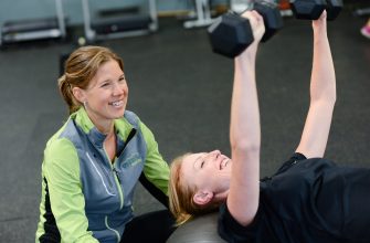 ranní cvičení, strava po tréninku, bílkoviny, svalový růst, zdravé tuky, testosteron, pitný režim, fitness výživa