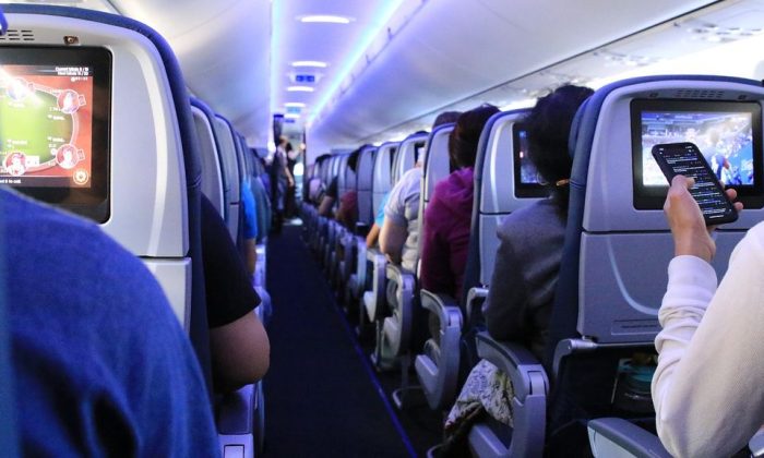 aisle lice, gate lice, otravní cestující, letištní chování, kultura cestování, letecká etiketa