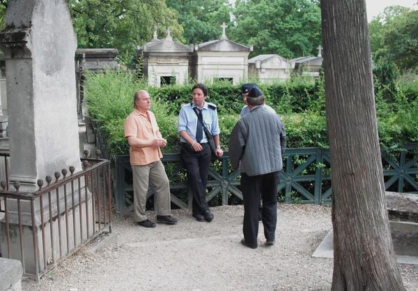 Znesvěcení hrobu Jima Morrisona z The Doors