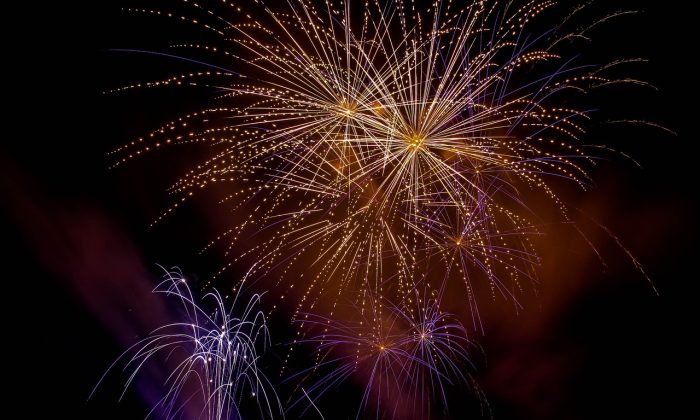 Dárek, vánoce, příběh, trik, tip, silvestr, ohňostroj