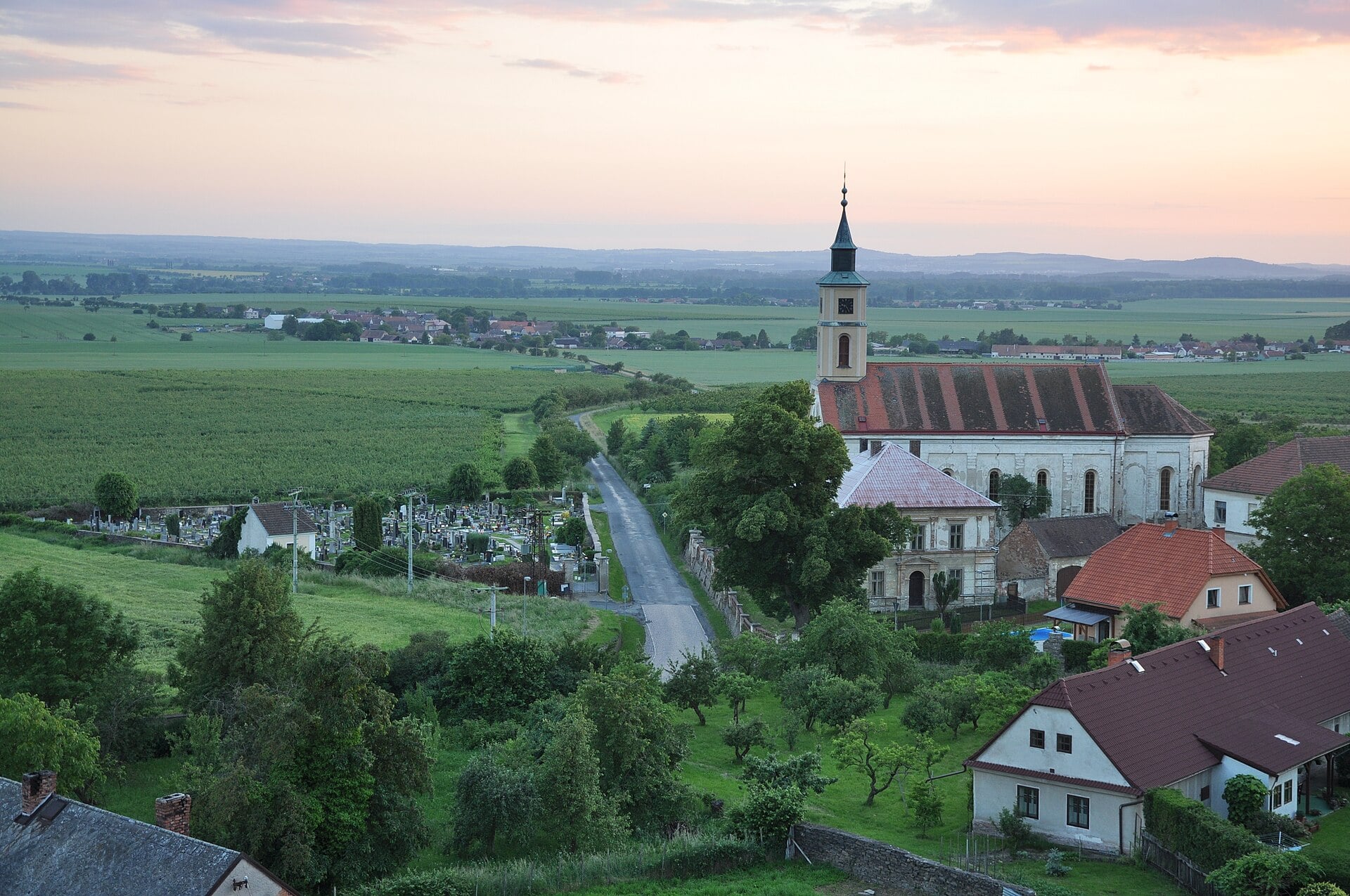 Výhled z Bašty na evangelický kostel